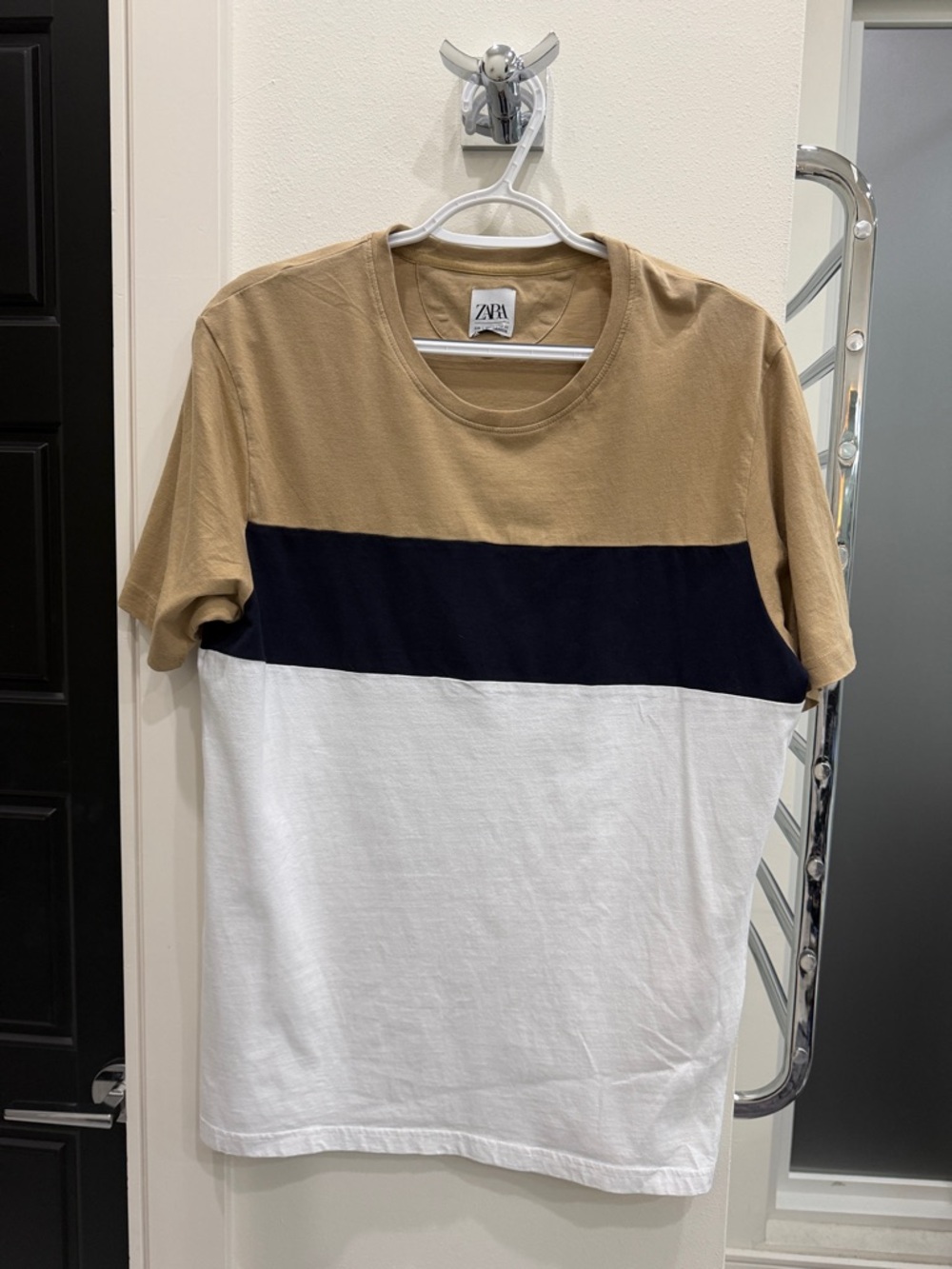 Zara Men Colorblock Short Sleeve Tee - Tan, Navy & White